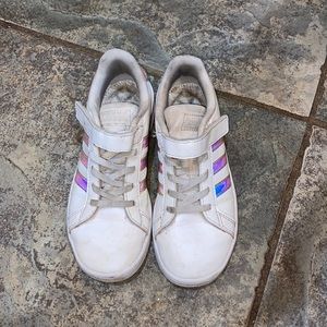 Little girls Velcro tennis shoes!